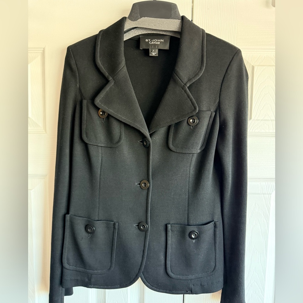 ST JOHN BLACK KNIT JACKET 
CAVIAR 
SIZE 2
EXCELLENT CONDITION